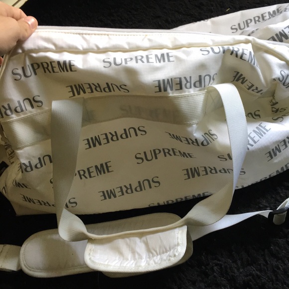 Supreme duffel bag - Picture 3 of 4